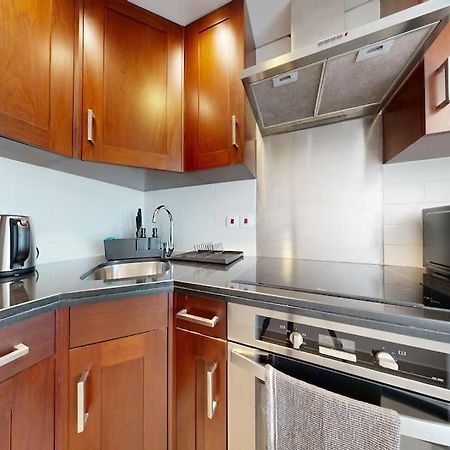 Studio In Best Part Of Downtown With Amazing Pool Dubai Esterno foto