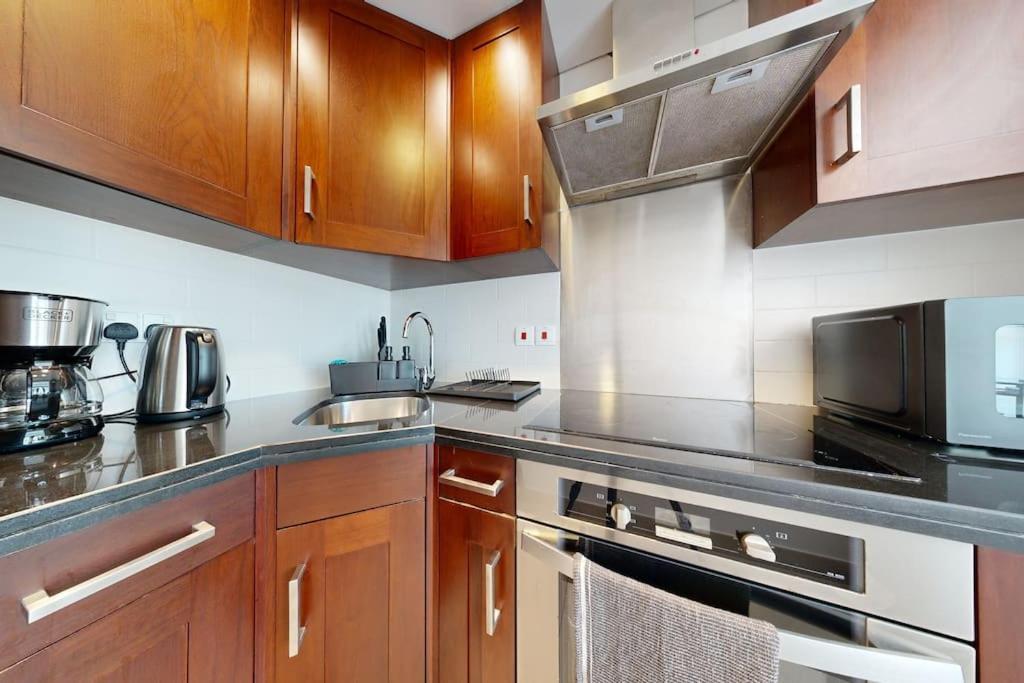 Studio In Best Part Of Downtown With Amazing Pool Dubai Esterno foto