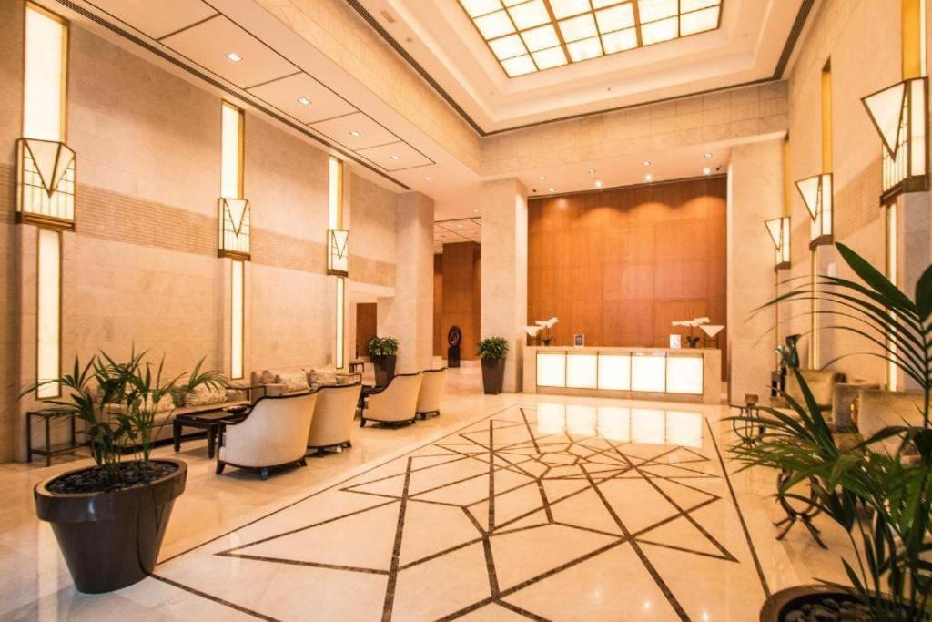 Studio In Best Part Of Downtown With Amazing Pool Dubai Esterno foto