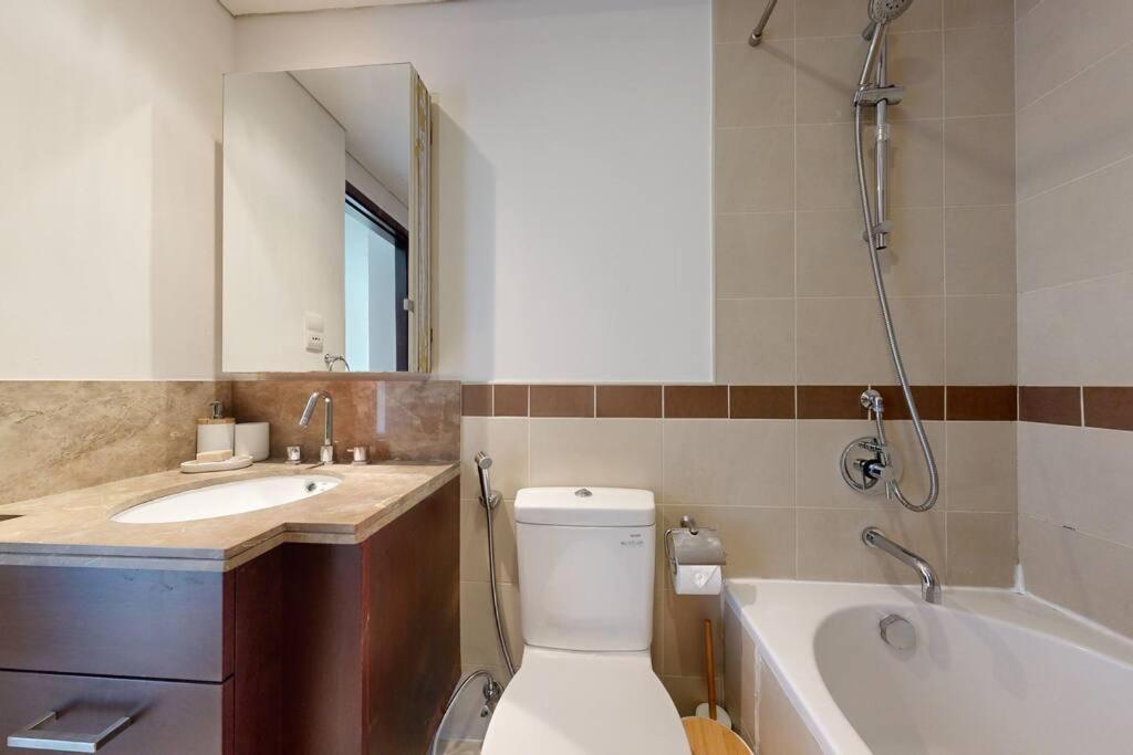 Studio In Best Part Of Downtown With Amazing Pool Dubai Esterno foto
